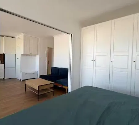 Elegant Eiffel View Balcony And Garage Apartment Paris