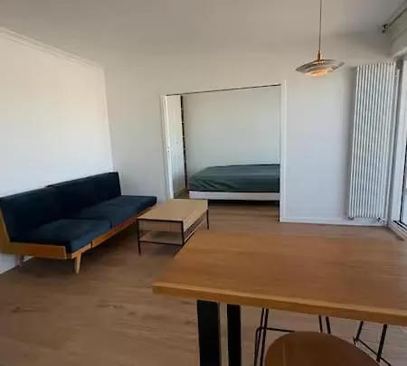 Apartment Elegant Eiffel View Balcony And Garage Paris